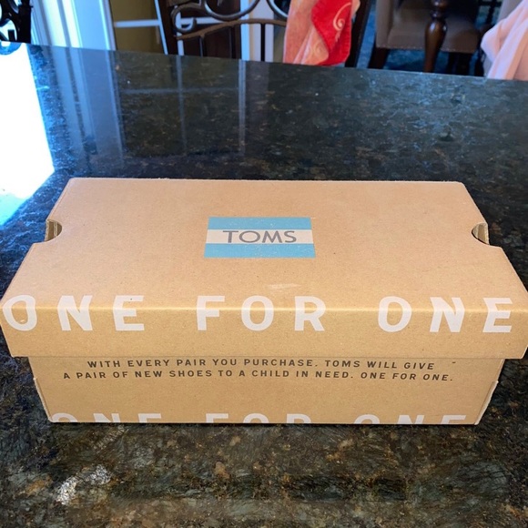 Too Small - Picture 3 of 5